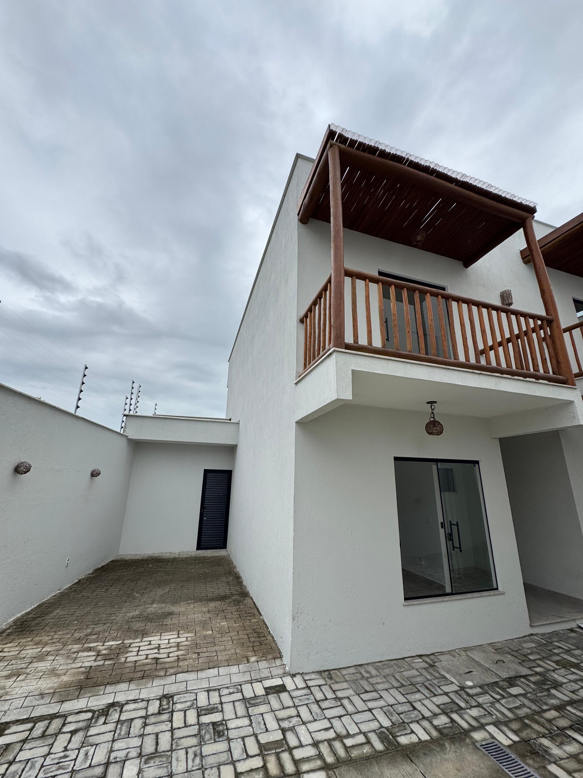 Sobrado 3 quartos Moderno com Varanda Gourmet, próximo a praia de Taperapuã